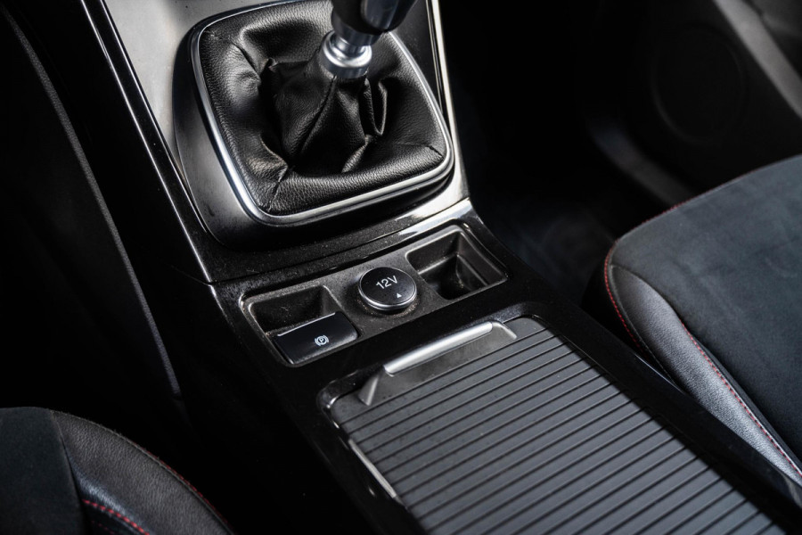 Ford Kuga 1.5 EcoBoost ST-Line | Acc | Winterpack | Keyles | Carplay