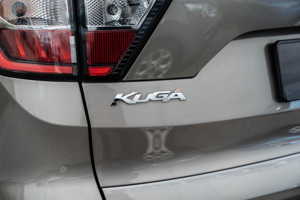 Ford Kuga 1.5 EcoBoost ST-Line | Acc | Winterpack | Keyles | Carplay