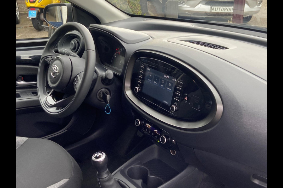 Toyota Aygo X 1.0 BLACKSTYLE/NAVI/CAMERA/LANE-ASSIST/9900KM!