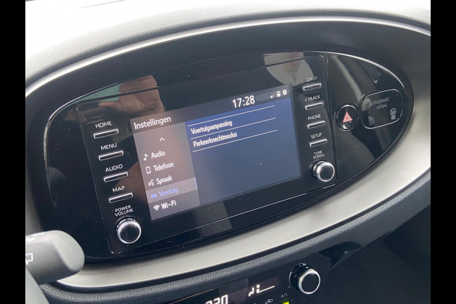 Toyota Aygo X 1.0 BLACKSTYLE/NAVI/CAMERA/LANE-ASSIST/9900KM!