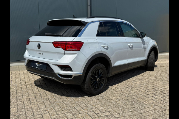 Volkswagen T-Roc * Style * Airco * Cruise * PDC * AppleCarPlay *