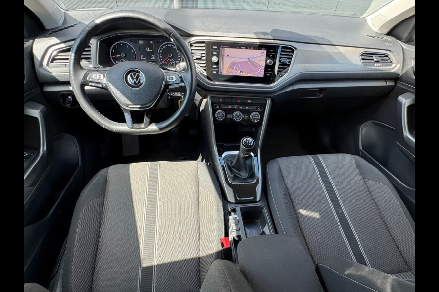 Volkswagen T-Roc * Style * Airco * Cruise * PDC * AppleCarPlay *