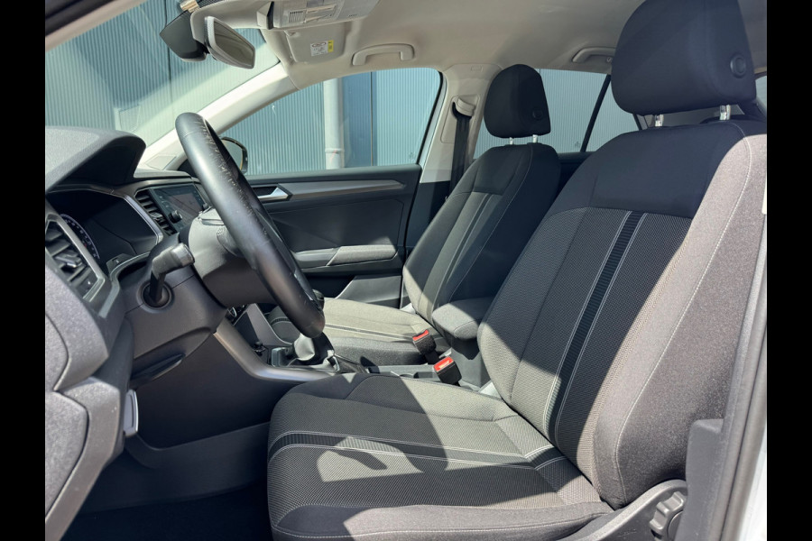 Volkswagen T-Roc * Style * Airco * Cruise * PDC * AppleCarPlay *