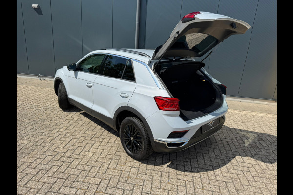 Volkswagen T-Roc * Style * Airco * Cruise * PDC * AppleCarPlay *