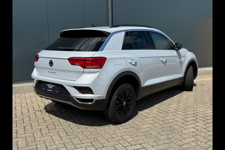 Volkswagen T-Roc * Style * Airco * Cruise * PDC * AppleCarPlay *