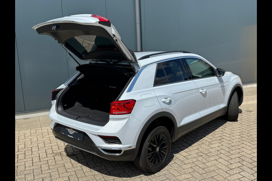 Volkswagen T-Roc * Style * Airco * Cruise * PDC * AppleCarPlay *