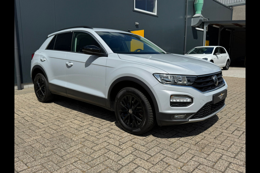 Volkswagen T-Roc * Style * Airco * Cruise * PDC * AppleCarPlay *