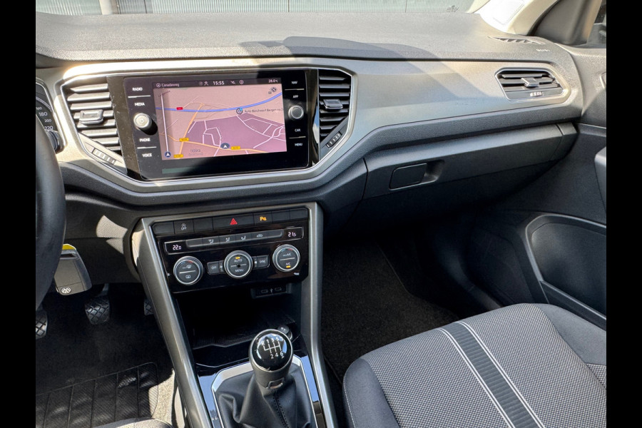 Volkswagen T-Roc * Style * Airco * Cruise * PDC * AppleCarPlay *