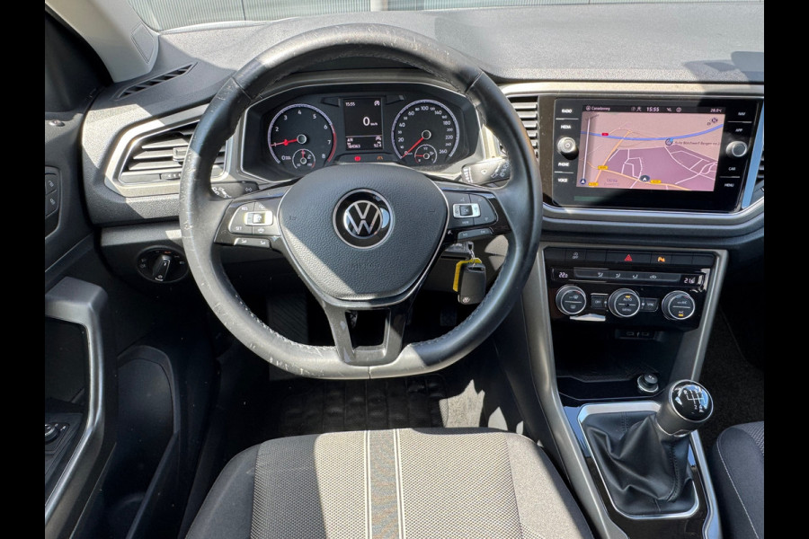 Volkswagen T-Roc * Style * Airco * Cruise * PDC * AppleCarPlay *