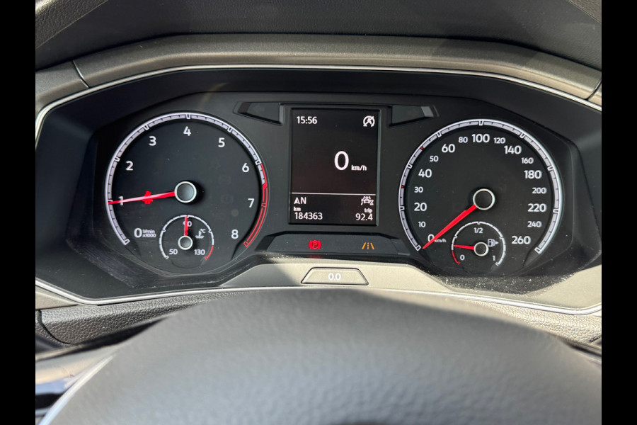 Volkswagen T-Roc * Style * Airco * Cruise * PDC * AppleCarPlay *