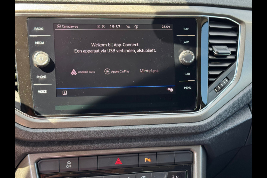 Volkswagen T-Roc * Style * Airco * Cruise * PDC * AppleCarPlay *