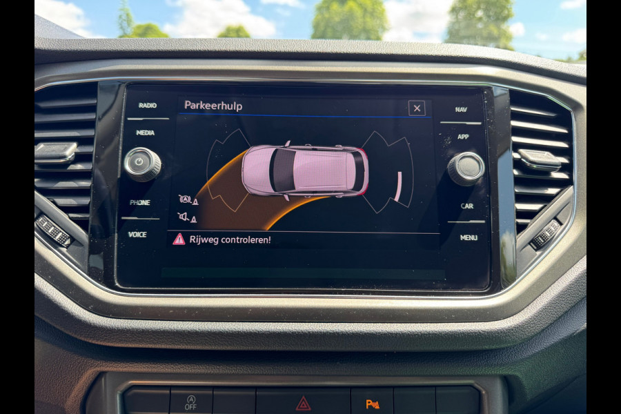 Volkswagen T-Roc * Style * Airco * Cruise * PDC * AppleCarPlay *