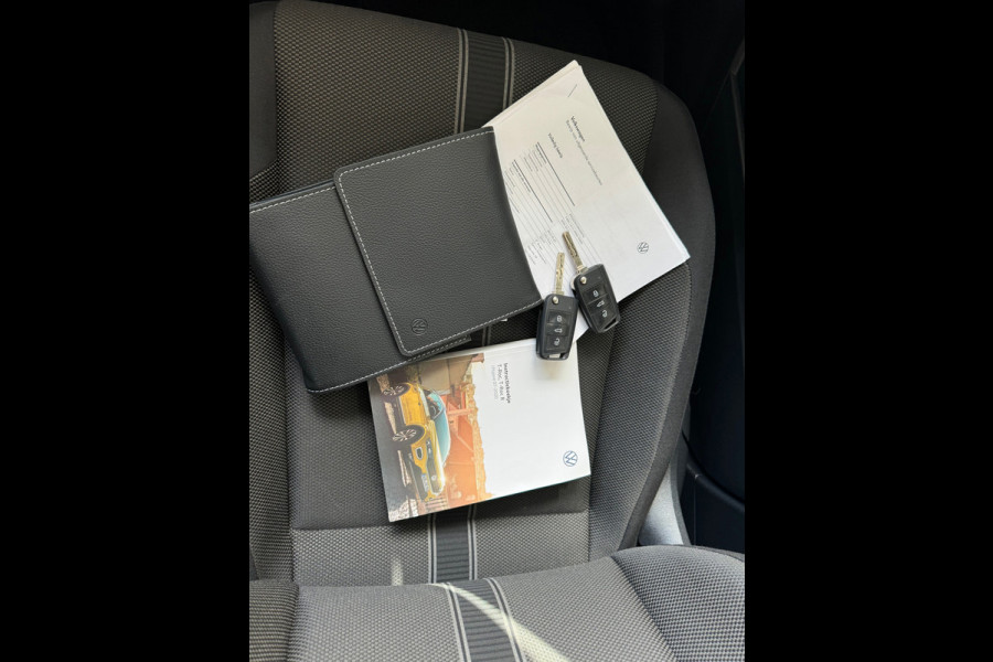 Volkswagen T-Roc * Style * Airco * Cruise * PDC * AppleCarPlay *