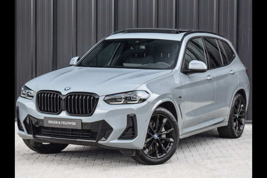 BMW X3 xDrive30e HIGH EXECUTIVE | M_SPORT | PANORAMADAK | LED | COMFORT ACCESS | CAMERA | AMBIANCE INTERIEUR