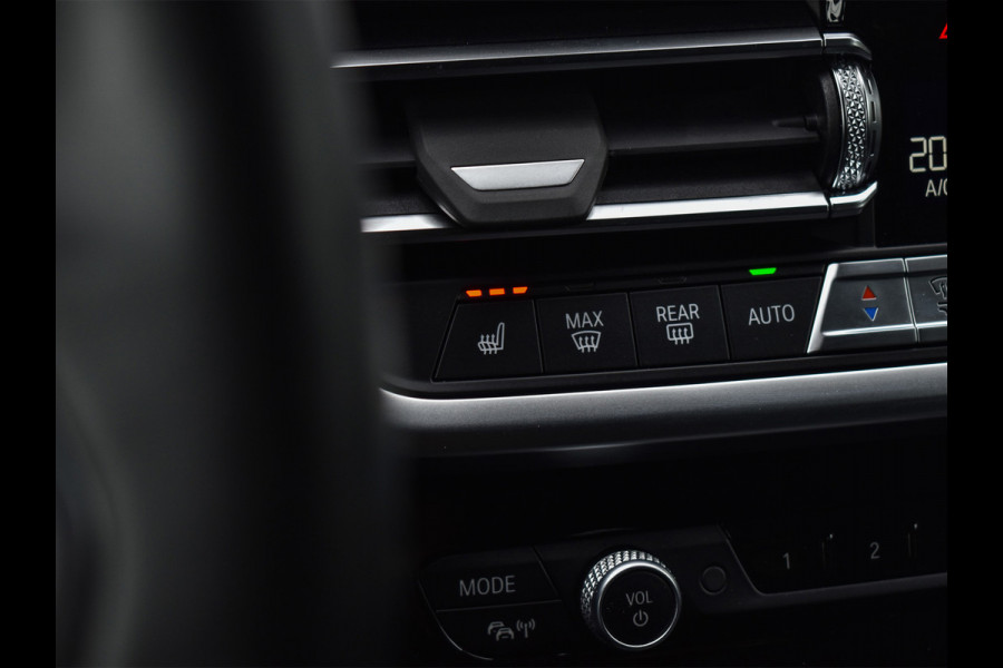 BMW X3 xDrive30e HIGH EXECUTIVE | M_SPORT | PANORAMADAK | LED | COMFORT ACCESS | CAMERA | AMBIANCE INTERIEUR