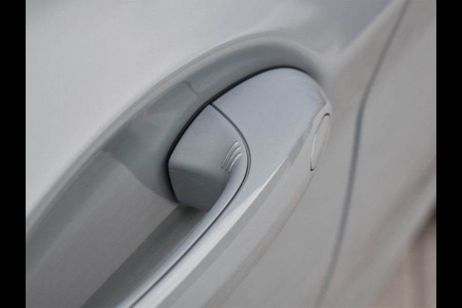 BMW X3 xDrive30e HIGH EXECUTIVE | M_SPORT | PANORAMADAK | LED | COMFORT ACCESS | CAMERA | AMBIANCE INTERIEUR
