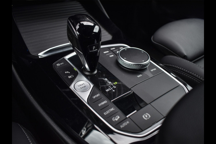 BMW X3 xDrive30e HIGH EXECUTIVE | M_SPORT | PANORAMADAK | LED | COMFORT ACCESS | CAMERA | AMBIANCE INTERIEUR