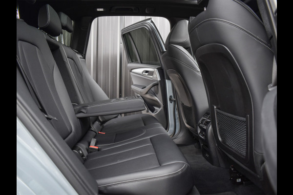 BMW X3 xDrive30e HIGH EXECUTIVE | M_SPORT | PANORAMADAK | LED | COMFORT ACCESS | CAMERA | AMBIANCE INTERIEUR