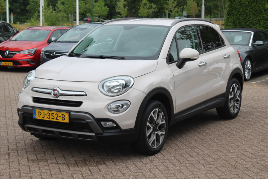 Fiat 500X Cross 1.4 Turbo MultiAir Cross / Trekhaak / Navigatie / Half leder / Keyless / 17'' / Parkeerhulp achter / Getint glas / DAB / Cruise Control