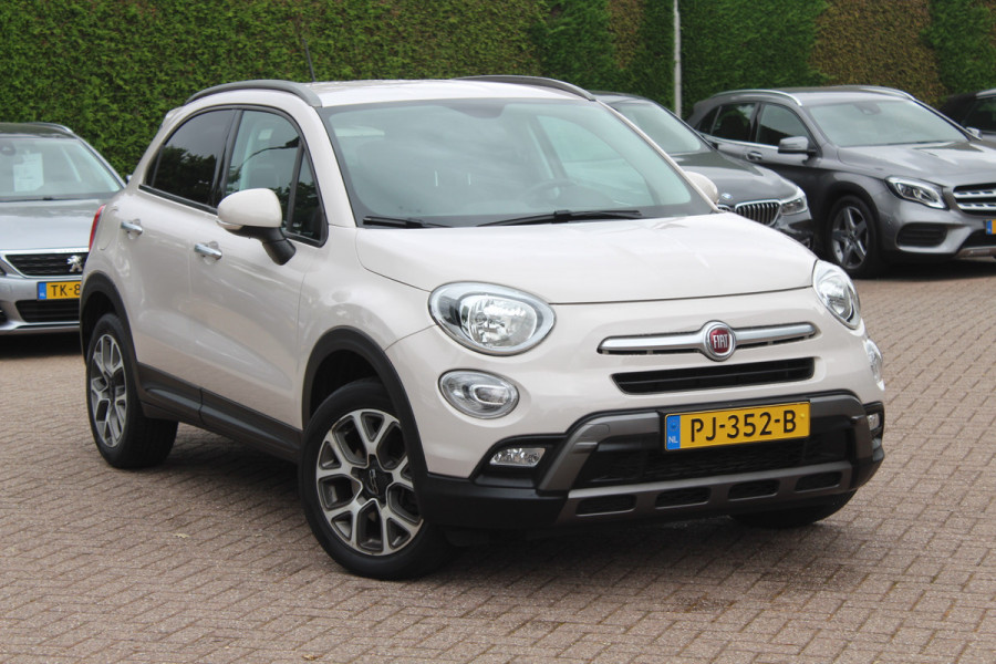 Fiat 500X Cross 1.4 Turbo MultiAir Cross / Trekhaak / Navigatie / Half leder / Keyless / 17'' / Parkeerhulp achter / Getint glas / DAB / Cruise Control