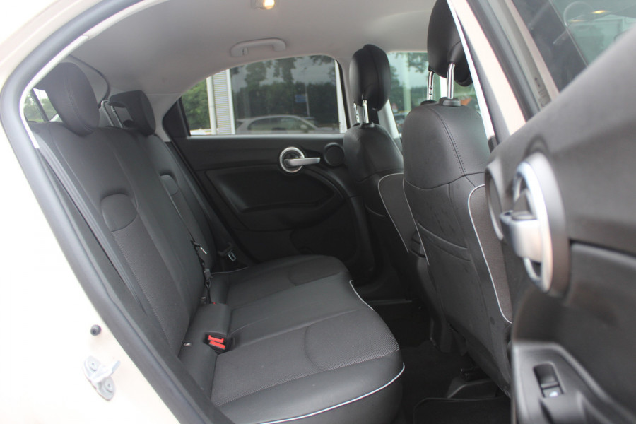 Fiat 500X Cross 1.4 Turbo MultiAir Cross / Trekhaak / Navigatie / Half leder / Keyless / 17'' / Parkeerhulp achter / Getint glas / DAB / Cruise Control