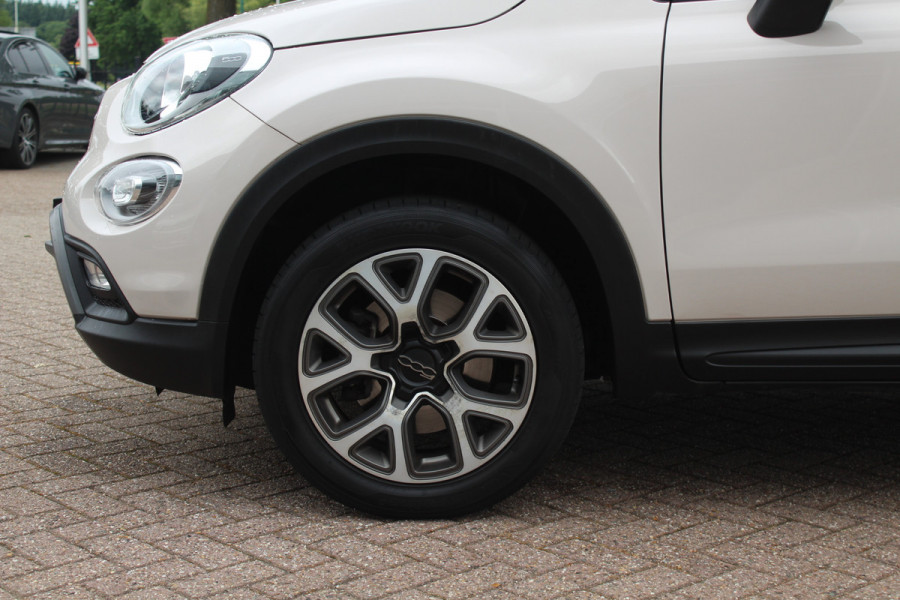 Fiat 500X Cross 1.4 Turbo MultiAir Cross / Trekhaak / Navigatie / Half leder / Keyless / 17'' / Parkeerhulp achter / Getint glas / DAB / Cruise Control