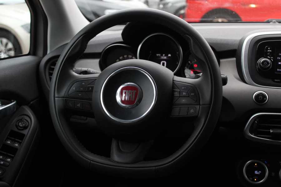 Fiat 500X Cross 1.4 Turbo MultiAir Cross / Trekhaak / Navigatie / Half leder / Keyless / 17'' / Parkeerhulp achter / Getint glas / DAB / Cruise Control