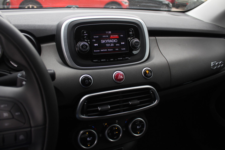 Fiat 500X Cross 1.4 Turbo MultiAir Cross / Trekhaak / Navigatie / Half leder / Keyless / 17'' / Parkeerhulp achter / Getint glas / DAB / Cruise Control