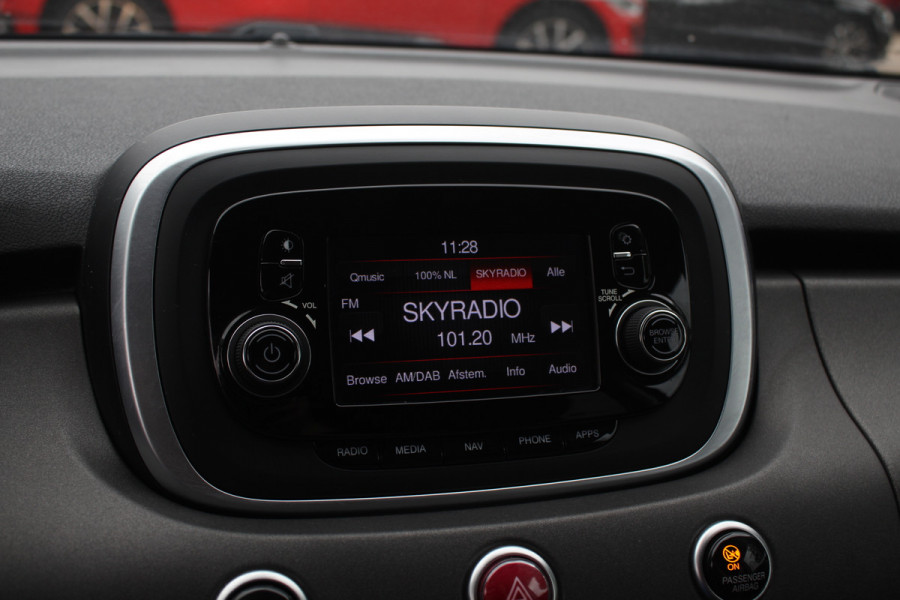 Fiat 500X Cross 1.4 Turbo MultiAir Cross / Trekhaak / Navigatie / Half leder / Keyless / 17'' / Parkeerhulp achter / Getint glas / DAB / Cruise Control