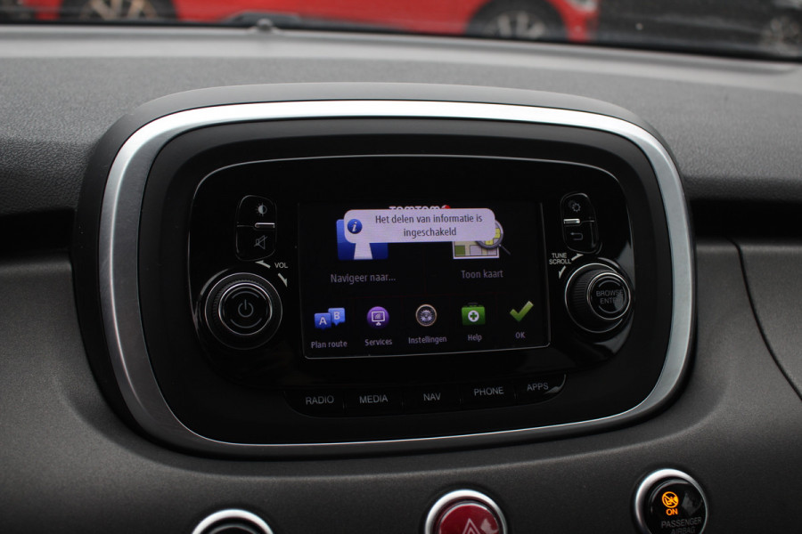 Fiat 500X Cross 1.4 Turbo MultiAir Cross / Trekhaak / Navigatie / Half leder / Keyless / 17'' / Parkeerhulp achter / Getint glas / DAB / Cruise Control