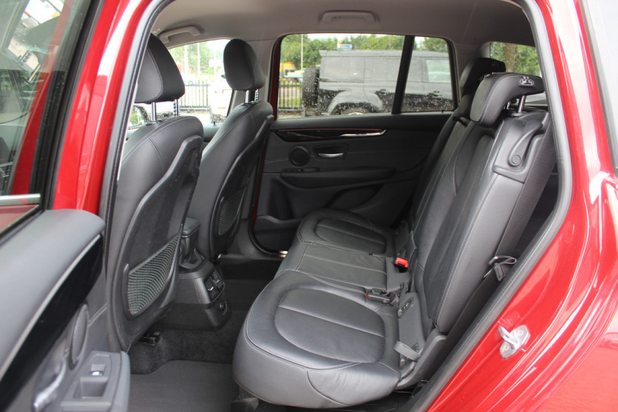 BMW 2 Serie Gran Tourer 218i 7p. Executive / Trekhaak / Leder / Navigatie / Keyless entry / Parkeerhulp V+A / Cruise Control