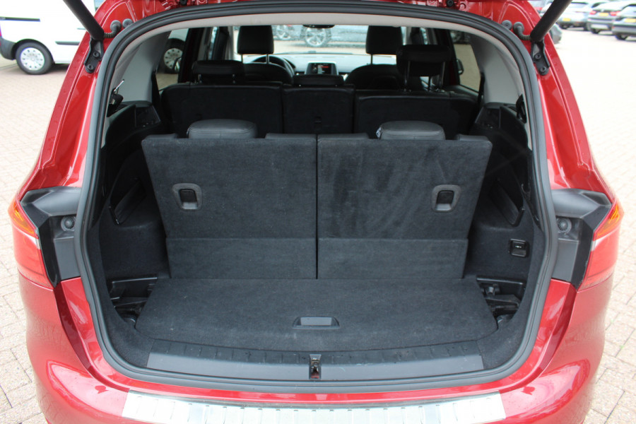 BMW 2 Serie Gran Tourer 218i 7p. Executive / Trekhaak / Leder / Navigatie / Keyless entry / Parkeerhulp V+A / Cruise Control