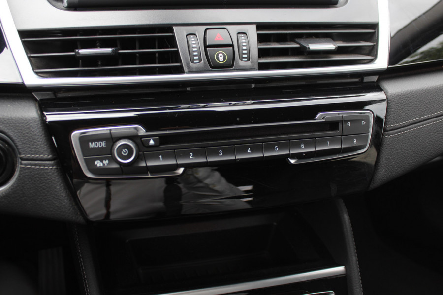 BMW 2 Serie Gran Tourer 218i 7p. Executive / Trekhaak / Leder / Navigatie / Keyless entry / Parkeerhulp V+A / Cruise Control