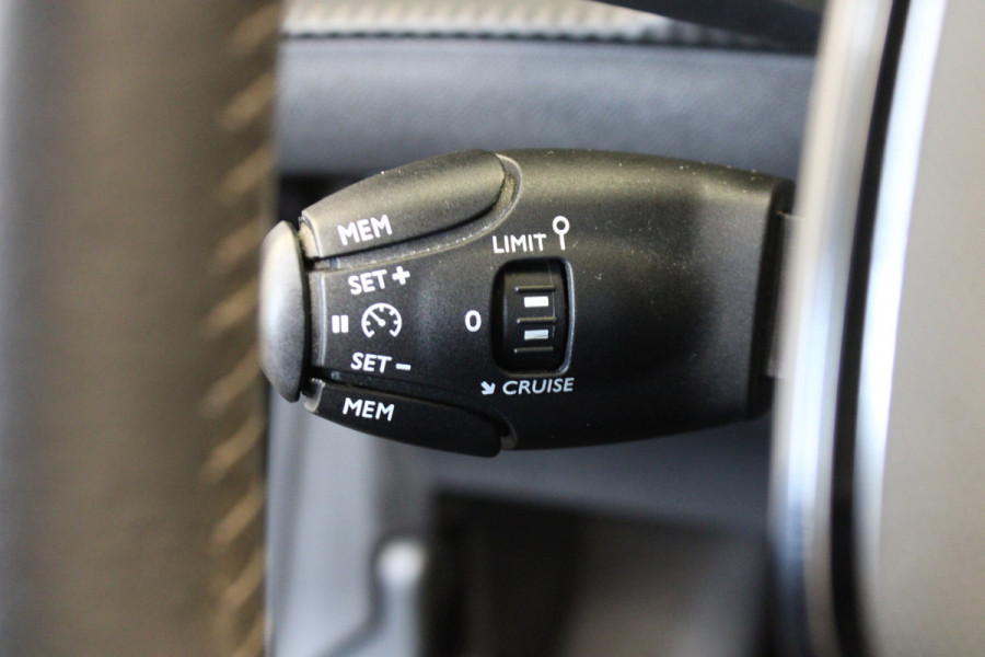Peugeot 208 1.2 PureTech Active Pack |Navi|Carplay|