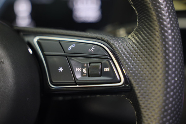 Audi A5 SPORTBACK 40 TFSI RS5 Look / RS Zetels / Digital Cockpit / Massage / Elek Stoelen / 360 Camera / Open Pano / Matrix / 20 I