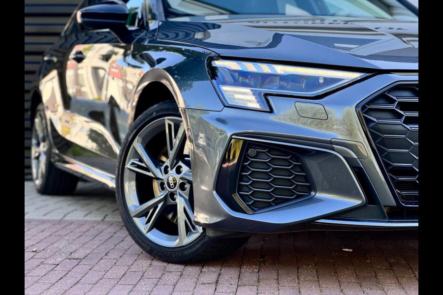 Audi A3 Sportback 45 TFSI e S edition Competition B&O/RS zetels/Pano