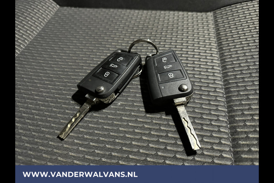 Volkswagen Transporter 2.0 TDI L2H1 Euro6 Airco | Apple Carplay | Cruisecontrol | Camera | Trekhaak Android auto, Parkeersensoren,