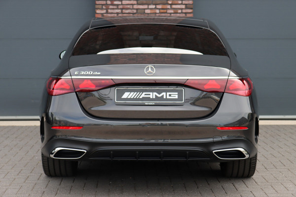 Mercedes-Benz E-Klasse 300 de AMG Line Aut9 | Hyperscreen | Distronic | Trekhaak | Verwarmd Stuurwiel | Keyless Go | Camera | Zitcomfortpakket | Nightpakket |