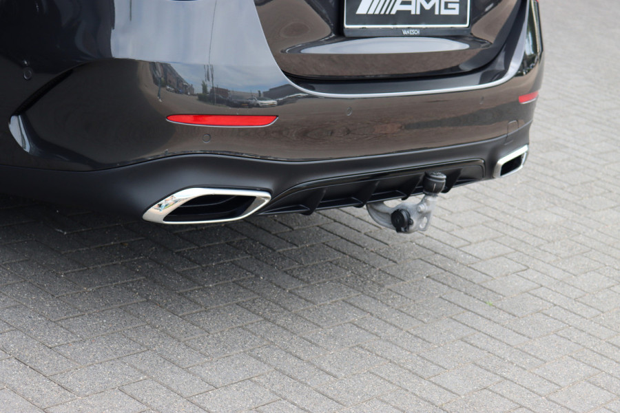 Mercedes-Benz E-Klasse 300 de AMG Line Aut9 | Hyperscreen | Distronic | Trekhaak | Verwarmd Stuurwiel | Keyless Go | Camera | Zitcomfortpakket | Nightpakket |