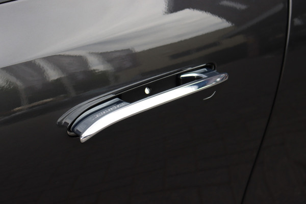 Mercedes-Benz E-Klasse 300 de AMG Line Aut9 | Hyperscreen | Distronic | Trekhaak | Verwarmd Stuurwiel | Keyless Go | Camera | Zitcomfortpakket | Nightpakket |