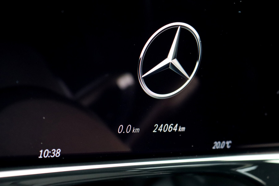 Mercedes-Benz E-Klasse 300 de AMG Line Aut9 | Hyperscreen | Distronic | Trekhaak | Verwarmd Stuurwiel | Keyless Go | Camera | Zitcomfortpakket | Nightpakket |