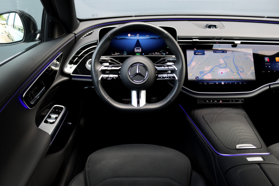 Mercedes-Benz E-Klasse 300 de AMG Line Aut9 | Hyperscreen | Distronic | Trekhaak | Verwarmd Stuurwiel | Keyless Go | Camera | Zitcomfortpakket | Nightpakket |