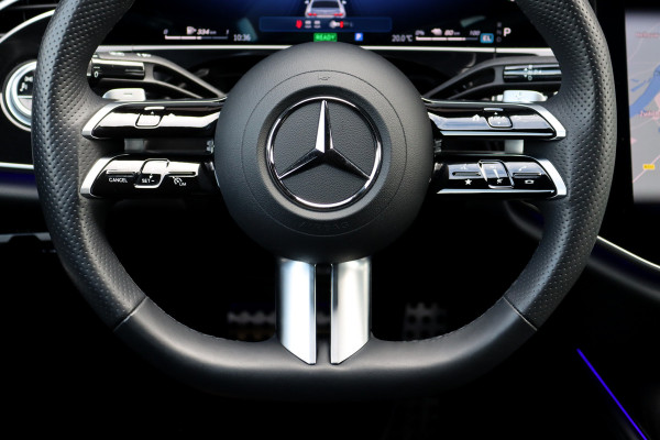 Mercedes-Benz E-Klasse 300 de AMG Line Aut9 | Hyperscreen | Distronic | Trekhaak | Verwarmd Stuurwiel | Keyless Go | Camera | Zitcomfortpakket | Nightpakket |