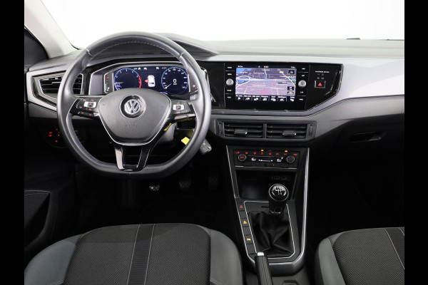 Volkswagen Polo 1.0 TSI Highline 95 PK | Navigatie | Parkeersensoren | Digitaal dashboard