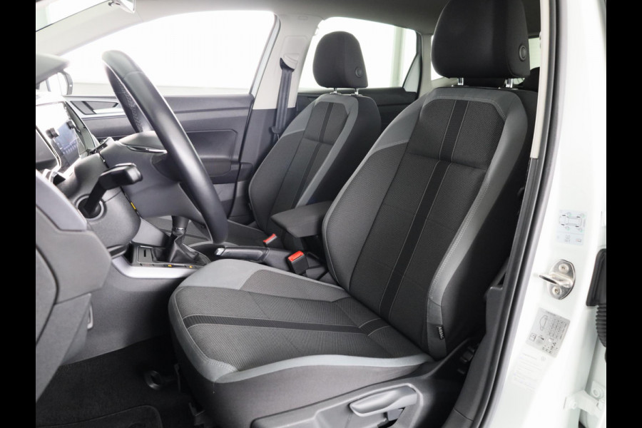 Volkswagen Polo 1.0 TSI Highline 95 PK | Navigatie | Parkeersensoren | Digitaal dashboard