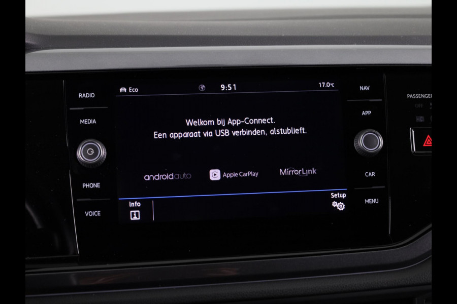 Volkswagen Polo 1.0 TSI Highline 95 PK | Navigatie | Parkeersensoren | Digitaal dashboard