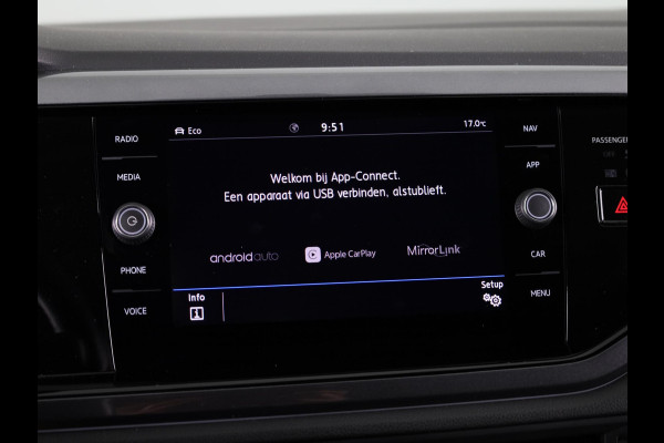 Volkswagen Polo 1.0 TSI Highline 95 PK | Navigatie | Parkeersensoren | Digitaal dashboard