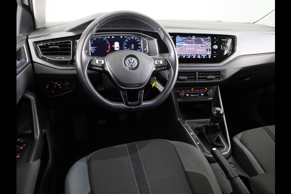 Volkswagen Polo 1.0 TSI Highline 95 PK | Navigatie | Parkeersensoren | Digitaal dashboard