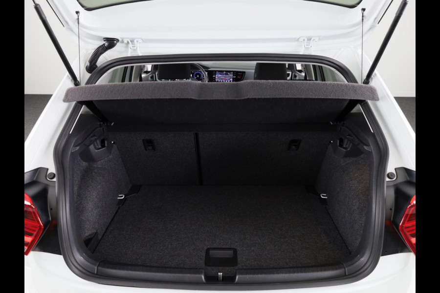 Volkswagen Polo 1.0 TSI Highline 95 PK | Navigatie | Parkeersensoren | Digitaal dashboard