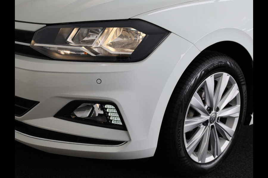 Volkswagen Polo 1.0 TSI Highline 95 PK | Navigatie | Parkeersensoren | Digitaal dashboard